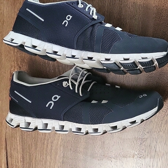 On Cloud sneakers - Picture 3 of 8